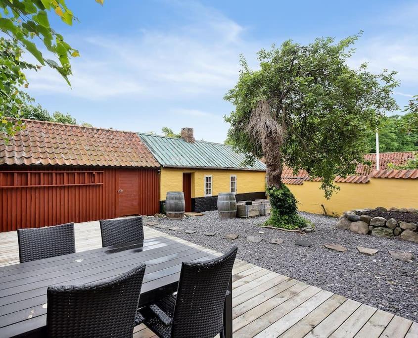 Idyllisk, Historisk Byhus Ved Fjorden I Mariager Exterior photo